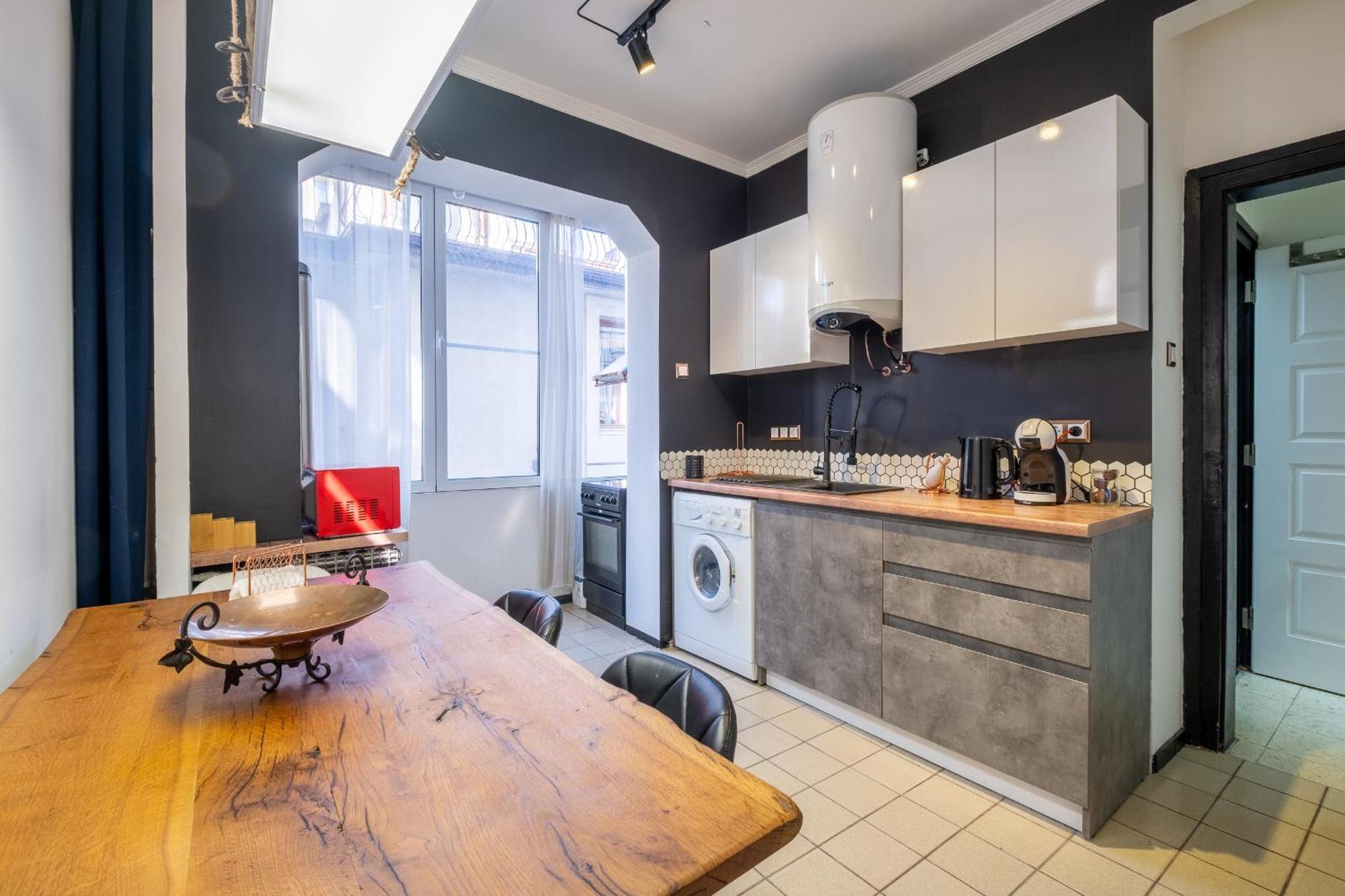 Modern , Spacious 2Br Apartment In Top Center Софія Екстер'єр фото