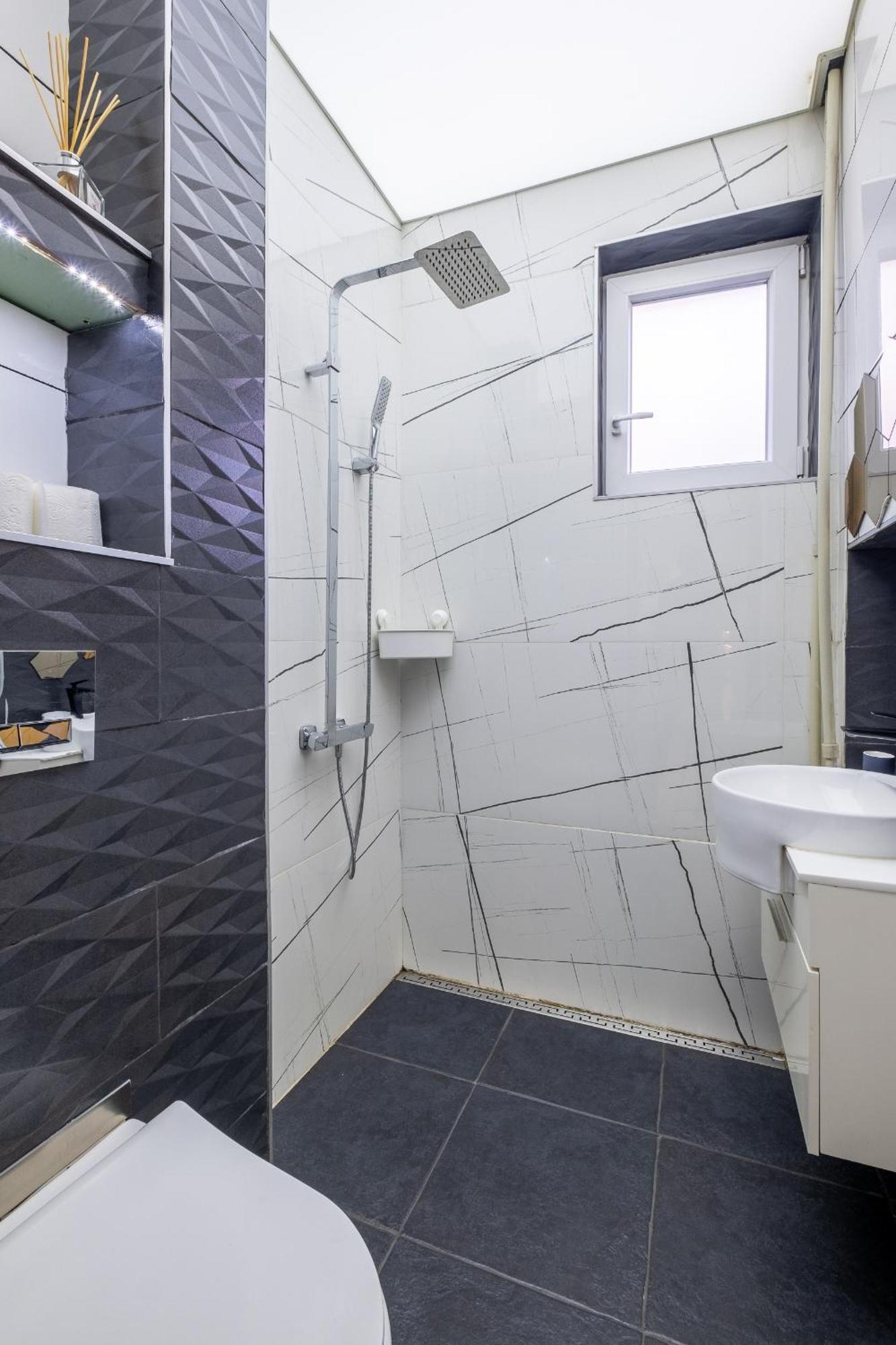Modern , Spacious 2Br Apartment In Top Center Софія Екстер'єр фото