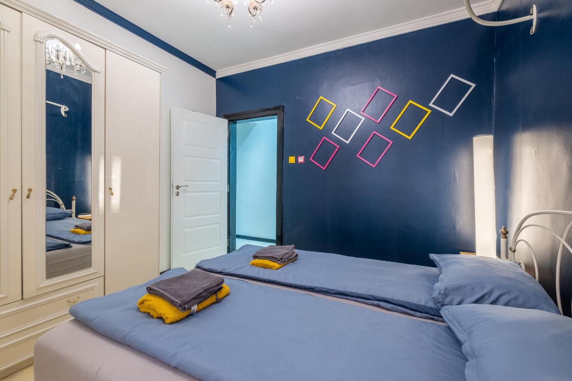 Modern , Spacious 2Br Apartment In Top Center Софія Екстер'єр фото